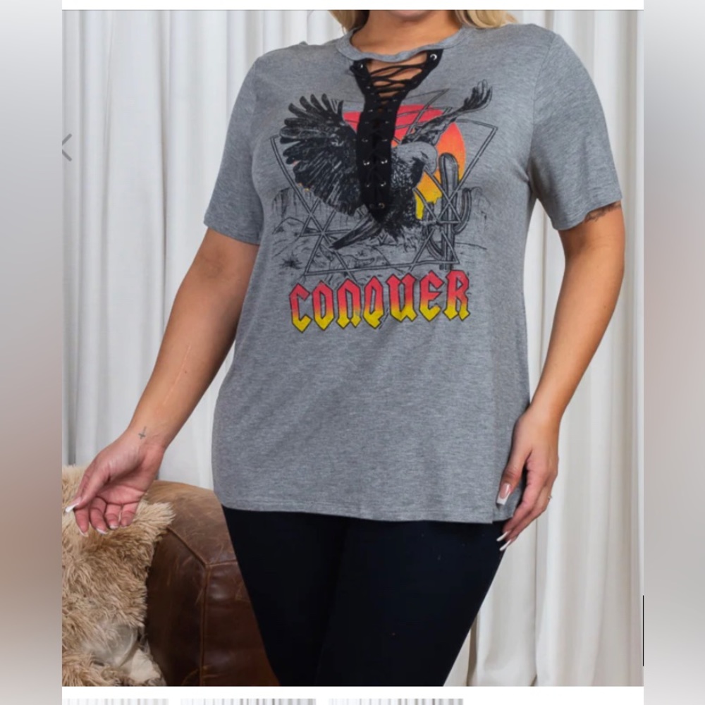 NWOT Janette Plus Grey Laced Up Neckline short sleeves Graphic Tee shirt Y2K